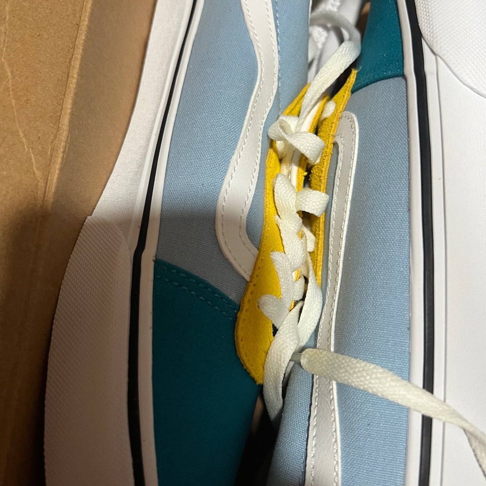 Vans women’s 9.5 new